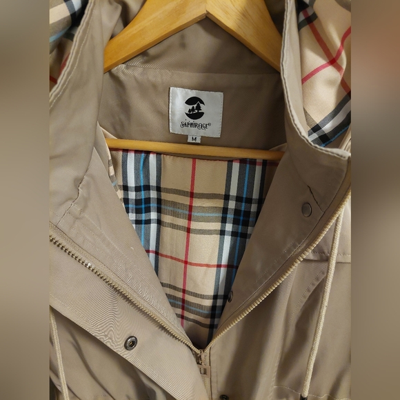 Waterproof Women's Beige Hooded Jacket - Raincoat Outdoor Windbreaker - Picture 7 of 13